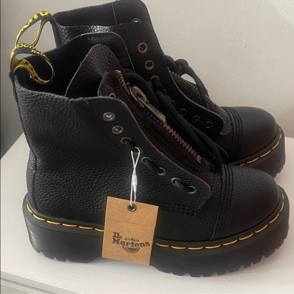 Dr. Martens Black Sinclair boots